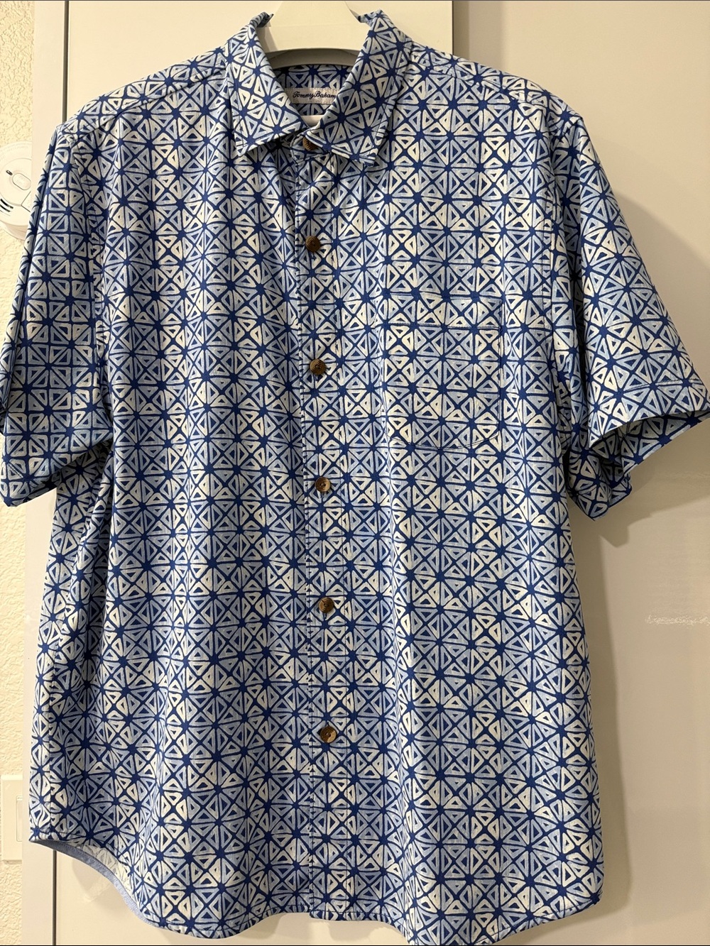 Tommy Bahama Silk Blue & White Geometric Short-Sleeve Button-Down Shirt 70%silk